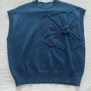 Sleeveless Navy Blue Floral Appliqué Knit Top